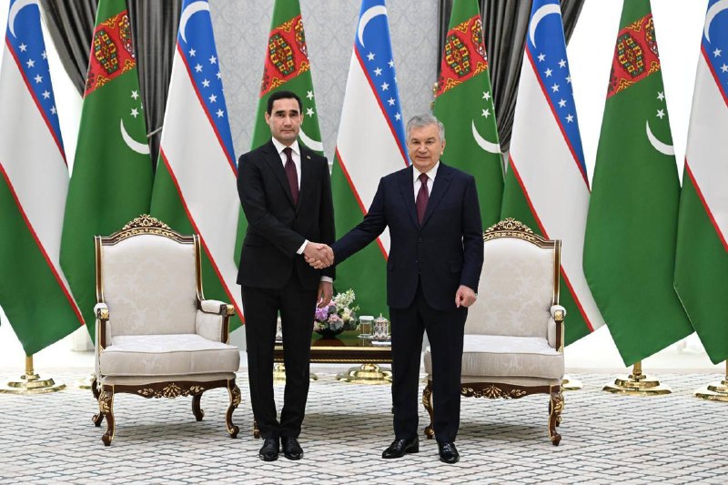 Ko‘ksaroy qarorgohida O‘zbekiston Respublikasi Prezidenti Shavkat Mirziyoyev va Turkmaniston Prezidenti Serdar Berdimuhamedovning tor doiradagi muzokaralari bo‘lib o‘tdi.