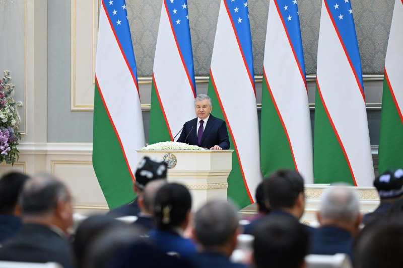 Hozirgi tez o‘zgaruvchan sharoitda bozorlardagi narx-navo barqarorligi va oziq-ovqat xavfsizligini ta’minlash doimiy diqqat markazida bo‘lishi shartligi ko‘rsatib o‘tildi.