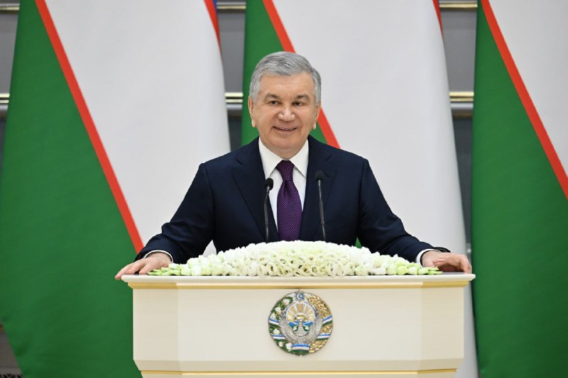 Uchrashuvda qishloq xo‘jaligi sohasi xodimlari bilan ochiq muloqot bo‘lib o‘tdi. Prezidentimiz ularning qo‘shimcha takliflari va fikrlarini tingladi.