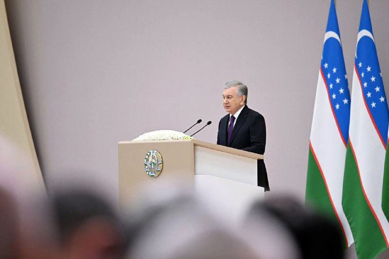 Prezident Shavkat Mirziyoyevning Oliy Majlisga va ko‘p millatli xalqimizga Murojaatnomasi boshlandi.