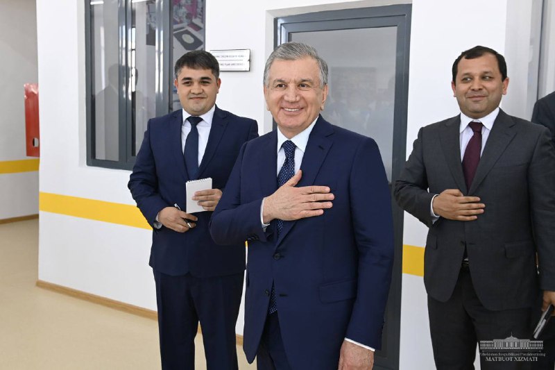 Давлатимиз раҳбари Косон туманидаги “Бунёдкор” пахта-тўқимачилик кластерининг ишлаб чиқариш корхоналарини бориб кўрди.