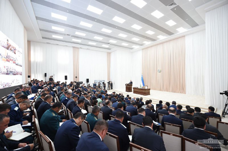 Давлатимиз раҳбари ҳар бир масалага алоҳида тўхталиб, муаммоларнинг ечимини кўрсатиб ўтди.