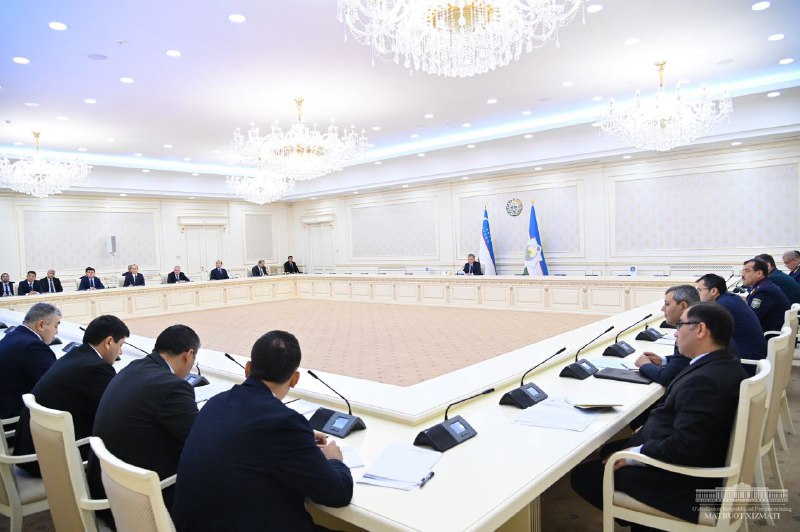Йиғилишда ўтган йилда республика бўйича қарийб 3,5 миллион тонна ун ишлаб чиқарилгани, шундан 54 фоизи хусусий дон корхоналари ҳиссасига тўғри келгани кўрсатиб ўтилди.