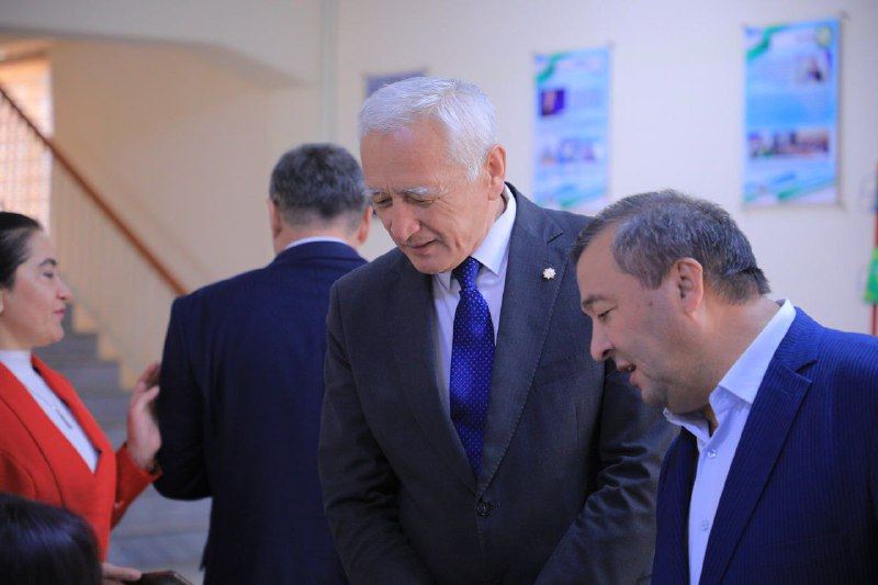 AKADEMIK VA YOSHLAR UCHRASHUVI