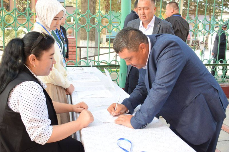 Ayni daqiqalarda, Qishloq xo‘jaligida bilim va innovatsiyalar milliy markazi tizimidagi Don va dukkakli ekinlar ilmiy-tadqiqot institutida “Global iqlim sharoitiga chidamli, yuqori hosil beradigan…