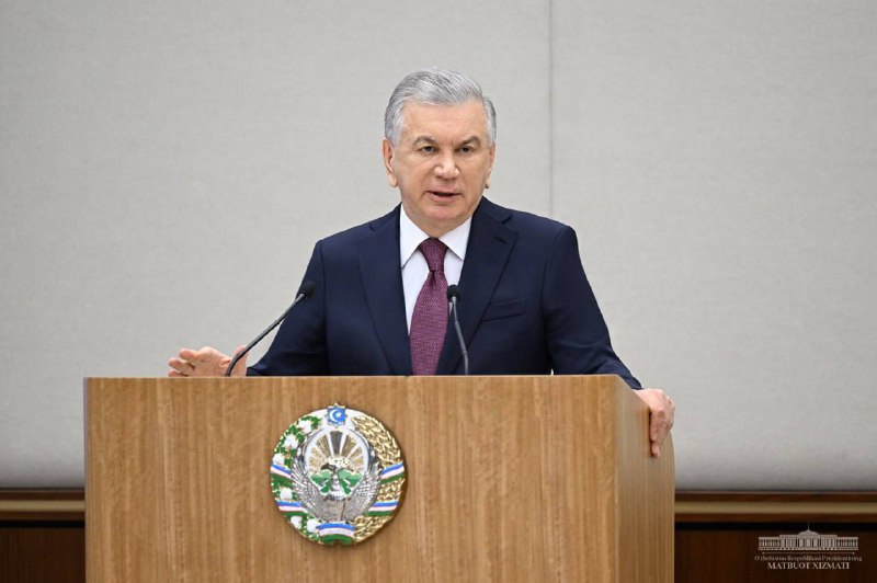Президент Шавкат Мирзиёев раислигида иқтисодий ўсиш суръатларини таъминлаш юзасидан биринчи ярим йилликда амалга оширилган ишлар ва келгуси вазифаларга бағишланган видеоселектор йиғилиши бошланди.