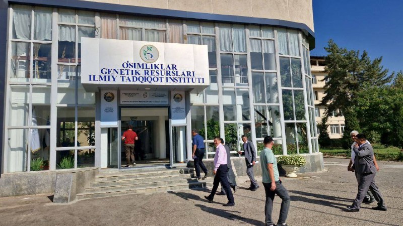 Birozdan so’ng Oʻsimliklar genetik resurslari ilmiy-tadqiqot institutida “Xitoy texnologiyasi asosida makkajo‘xori duragaylari urug‘chiligini tashkil etish" bo‘yicha ko‘rgazmali dala-seminar…