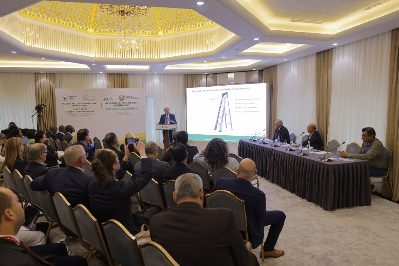 Avval xabar berganimizdek, poytaxtimizdagi “International Hotel Tashkent” mehmonxonasida "Xalqaro paxta bo'yicha Maslahat qo'mitasining 82-yalpi majlisi" bo'lib o'tmoqda.